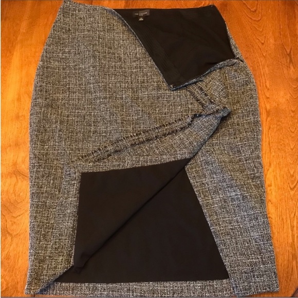 The Limited Skirt ⭐️5/$25⭐️ - Picture 4 of 10